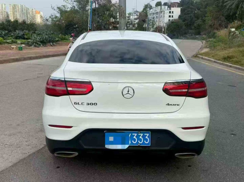 南平18年奔驰GLC9