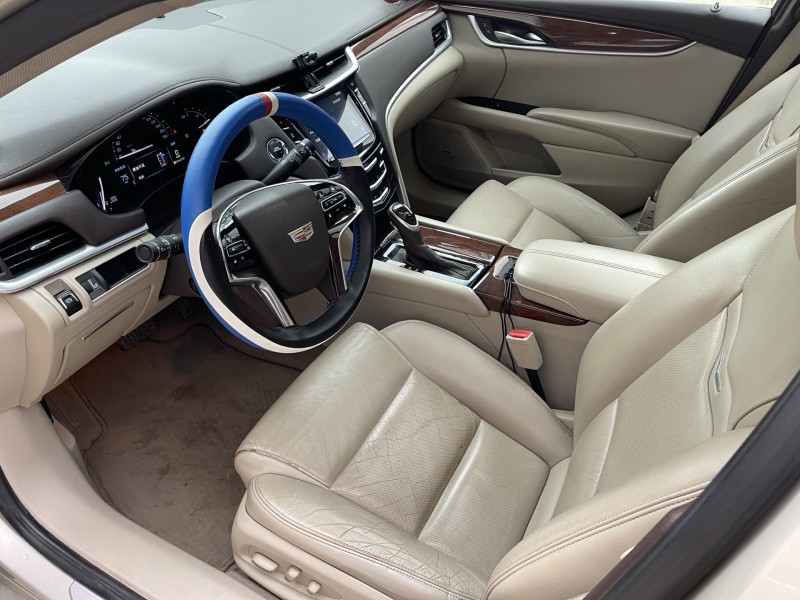 济宁17年凯迪拉克XTS6