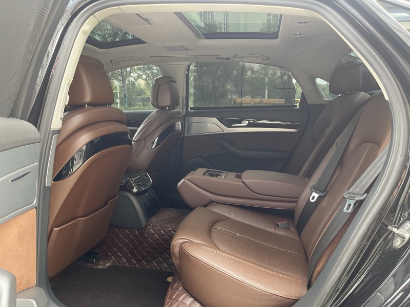 济宁14年奥迪A8L5