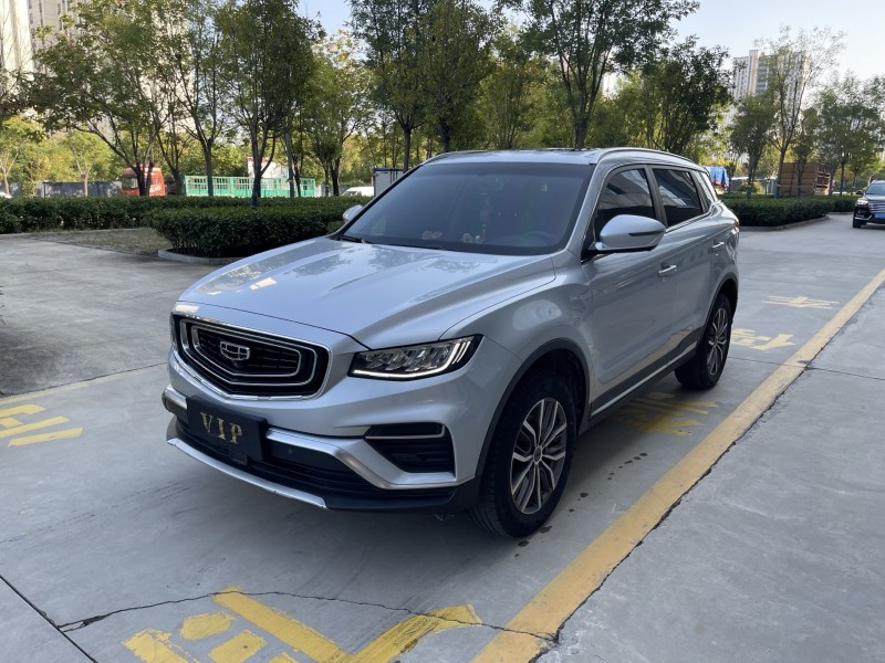 济宁20年吉利博越7