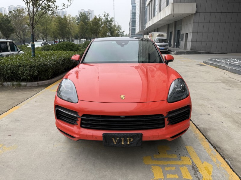济宁20年保时捷卡宴1