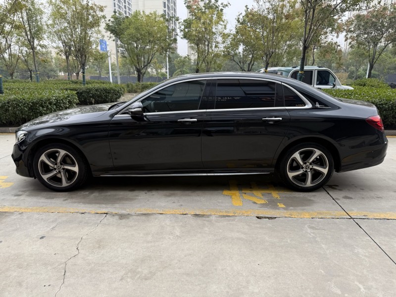 济宁19年奔驰E8