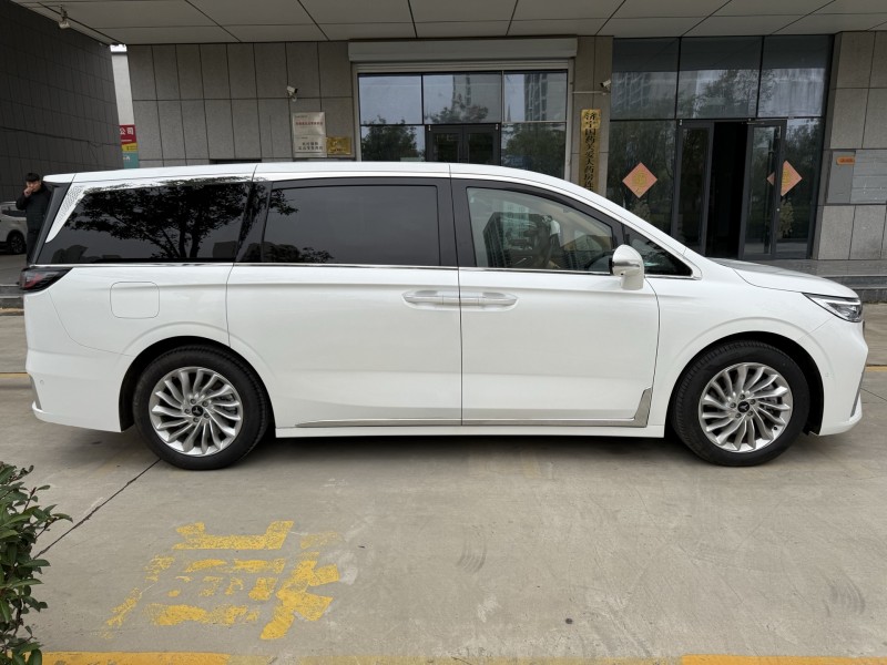 济宁25年岚图汽车梦想家7