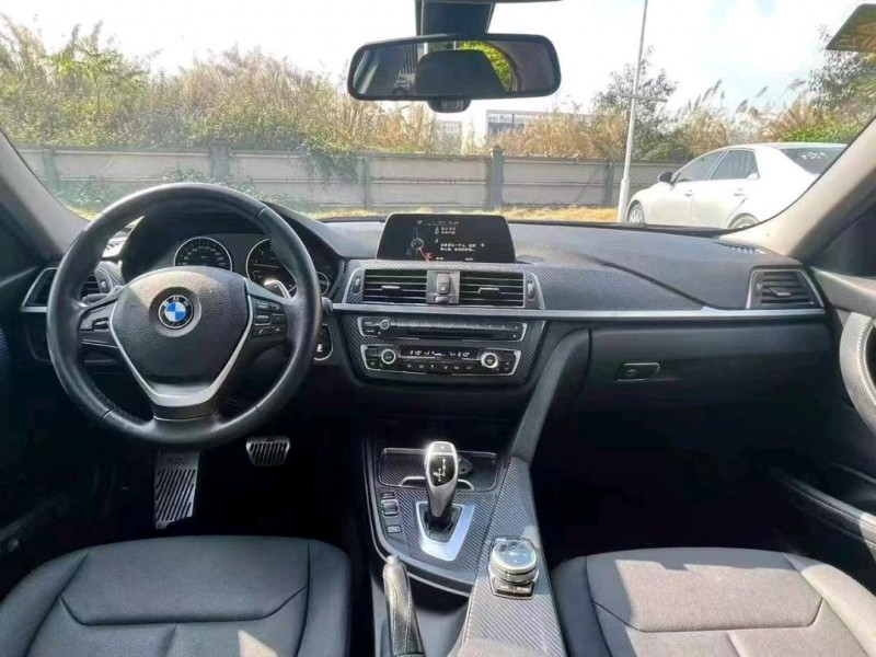 广州17年宝马3系9