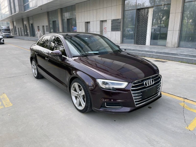 济宁20年奥迪A33