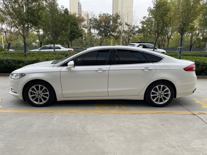 济宁17年福特蒙迪欧4