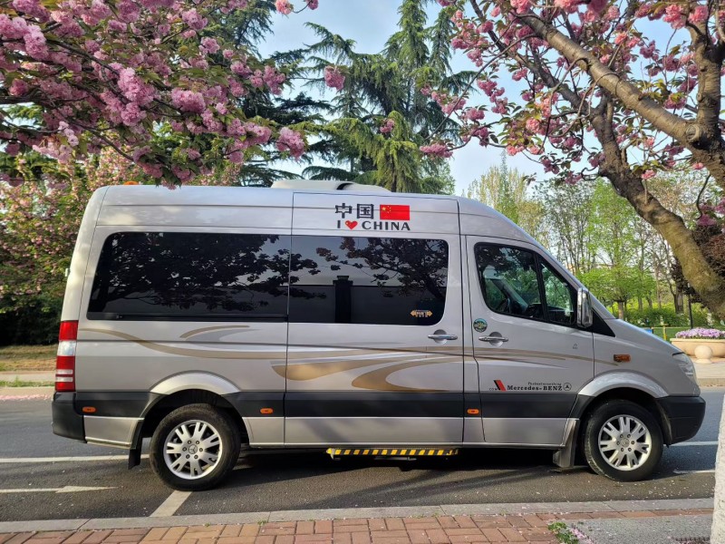 青岛17年奔驰斯宾特3