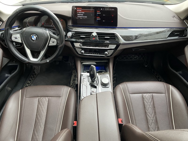 济宁22年宝马5系6