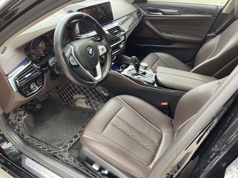 济宁22年宝马5系7