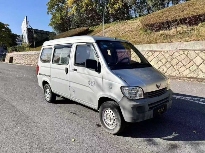 金华20年五菱汽车之光2