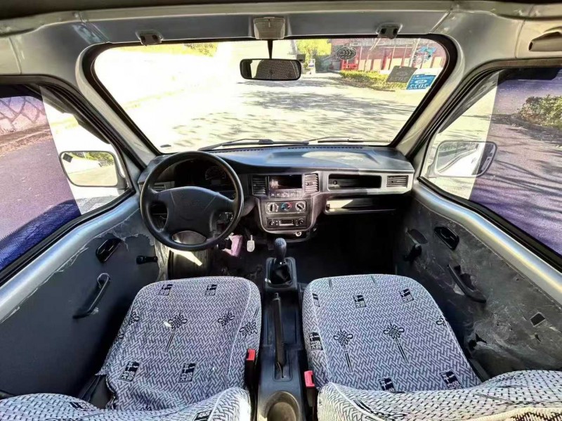 金华20年五菱汽车之光6