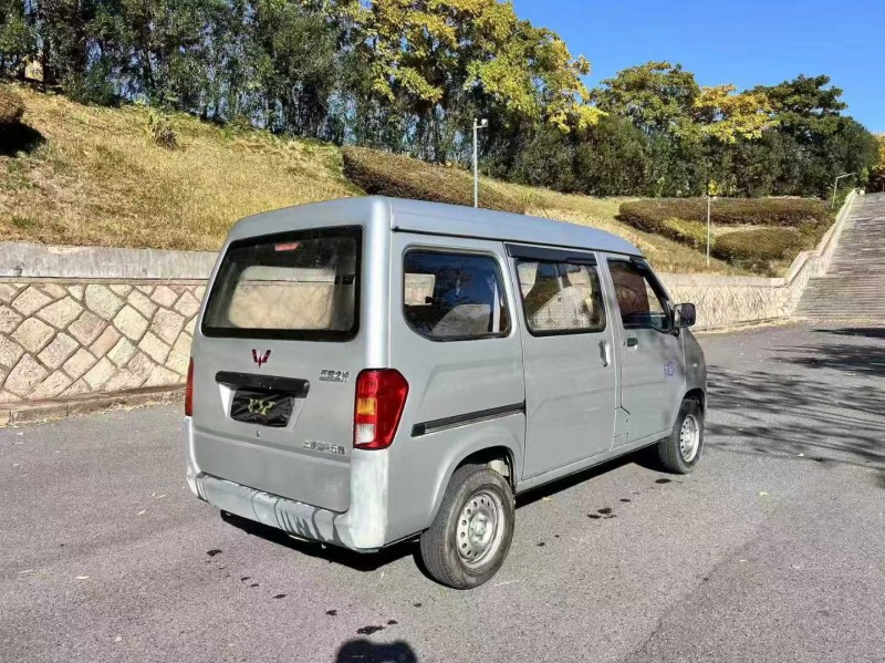 金华20年五菱汽车之光7