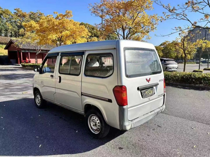 金华20年五菱汽车之光8