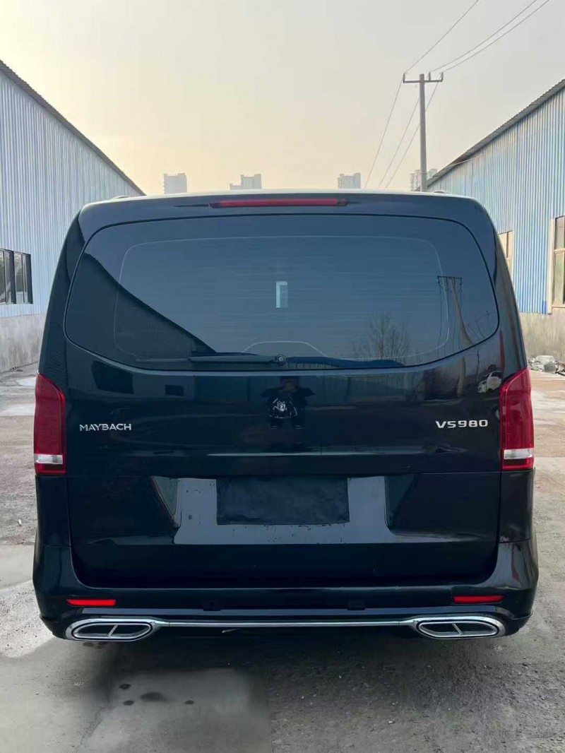 徐州21年奔驰威霆9