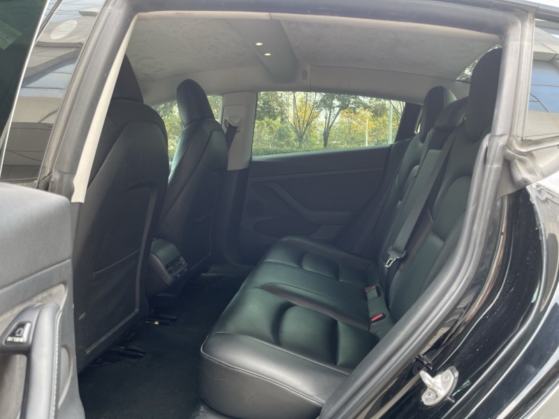 济宁21年特斯拉MODEL 37