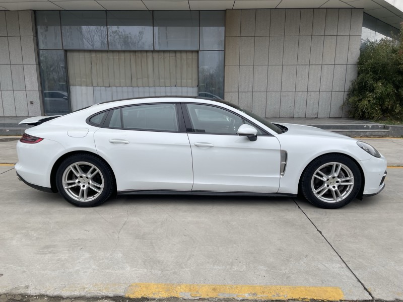 济宁20年保时捷帕拉梅拉3