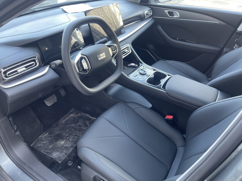 济宁25年吉利银河4