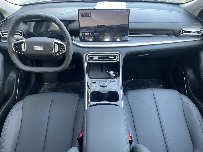 济宁25年吉利银河5