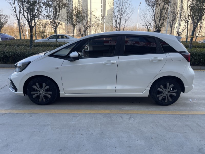 济宁22年本田飞度8