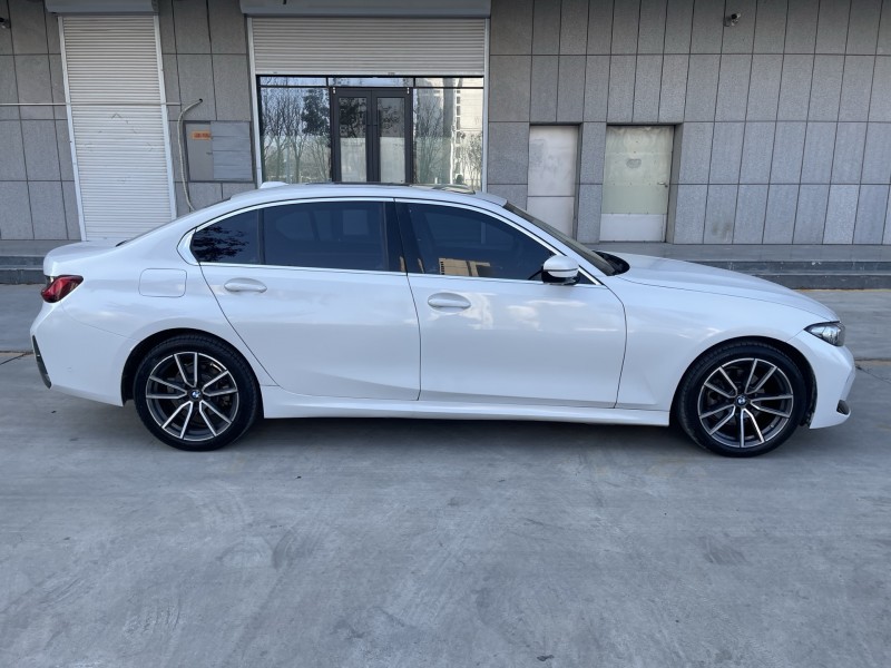 济宁24年宝马3系7