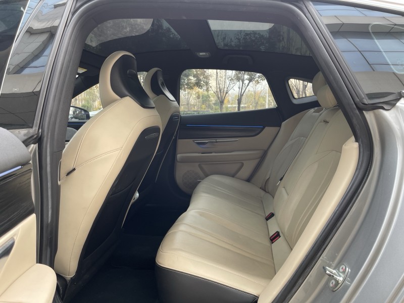 济宁23年小鹏汽车p75