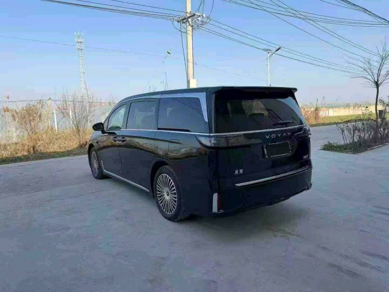 徐州25年岚图汽车梦想家3