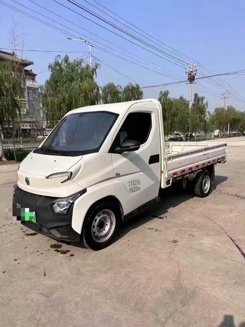 菏泽24年飞碟箱货货车3