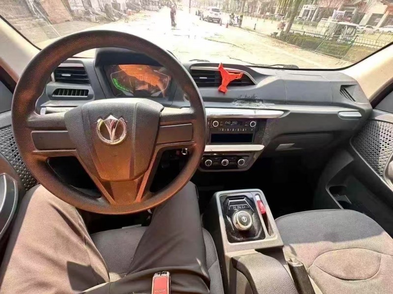 菏泽24年飞碟箱货货车5