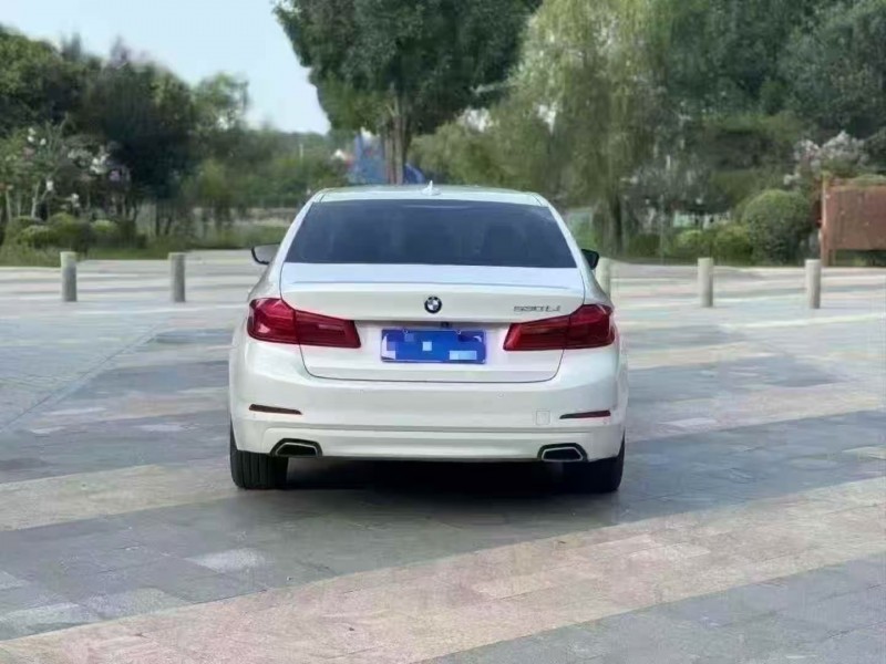 菏泽17年宝马5系9