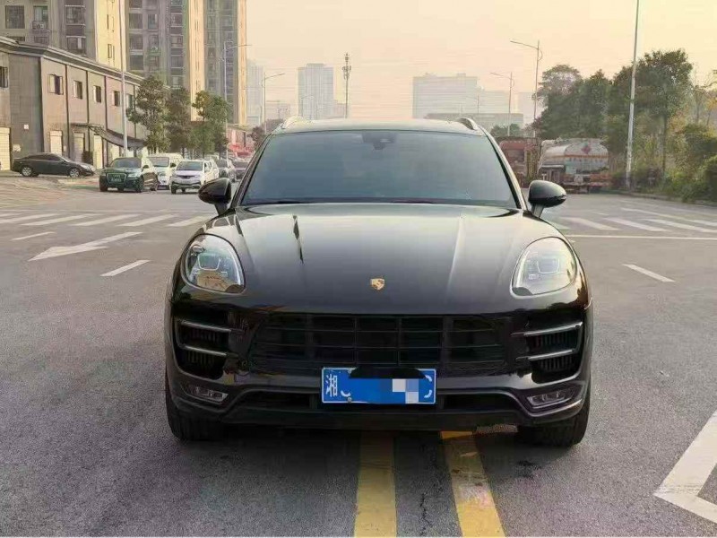 岳阳17年保时捷Macan1