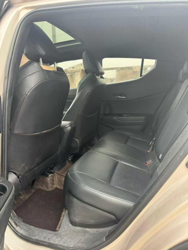 鹤壁21年丰田CHR7