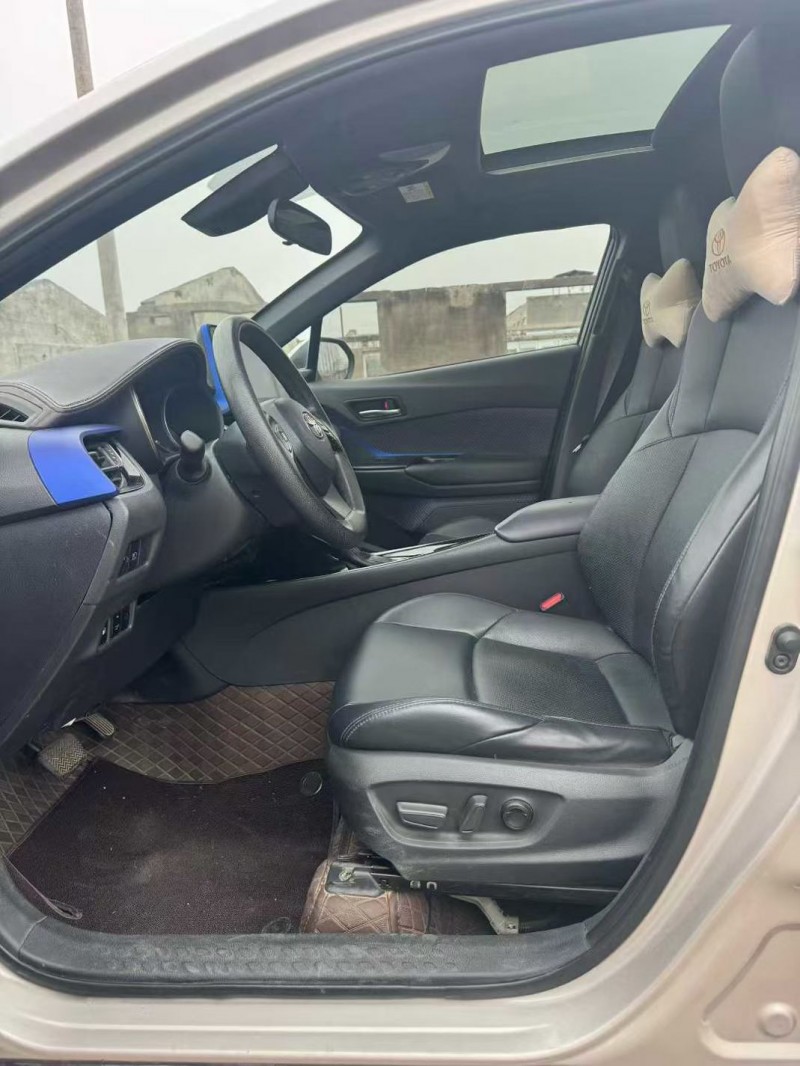 鹤壁21年丰田CHR8