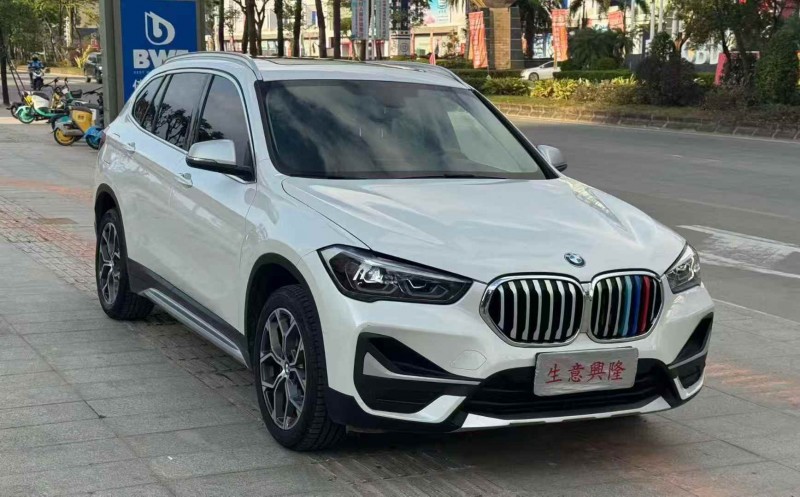 广州22年宝马X12