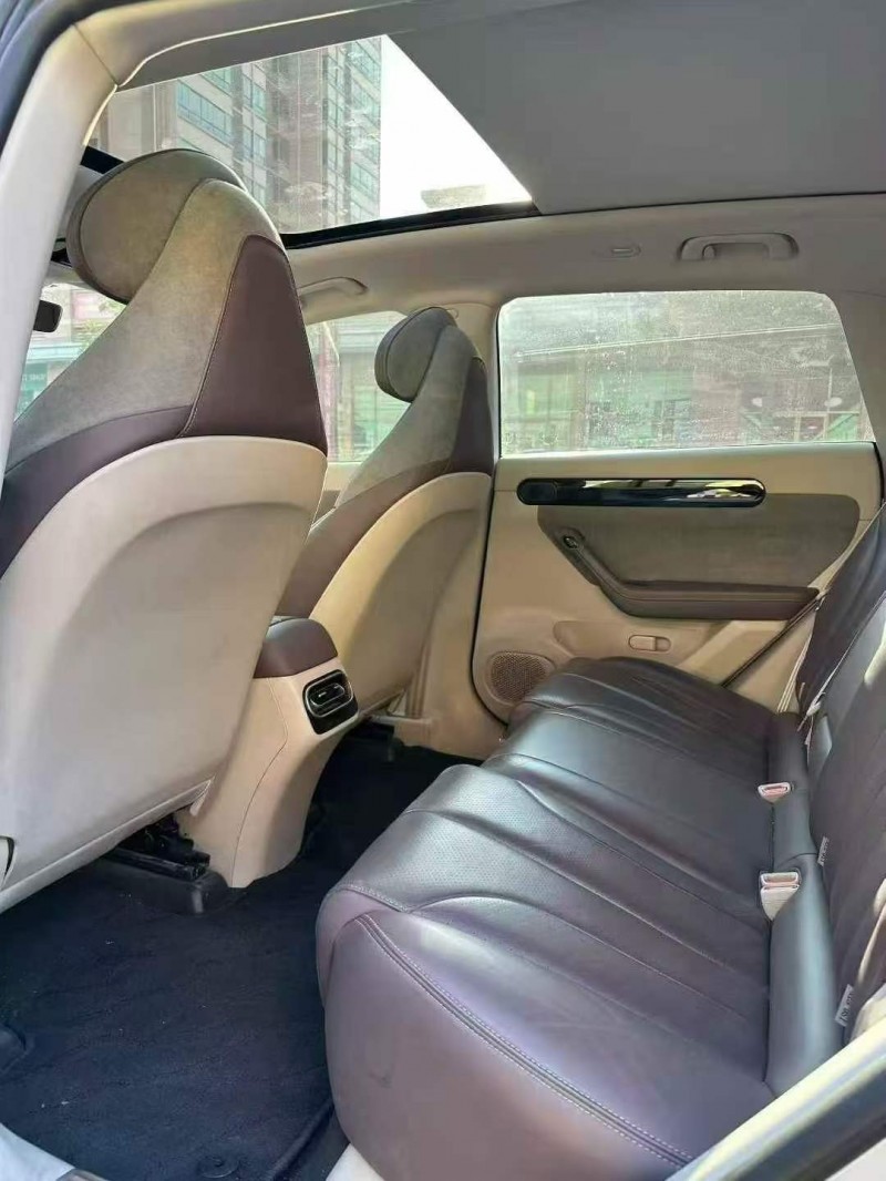 广州23年零跑汽车C114