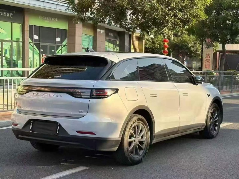 广州23年零跑汽车C118