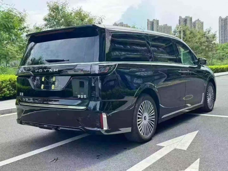 广州25年岚图汽车梦想家7