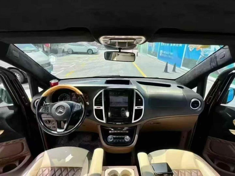 广州18年奔驰威霆6