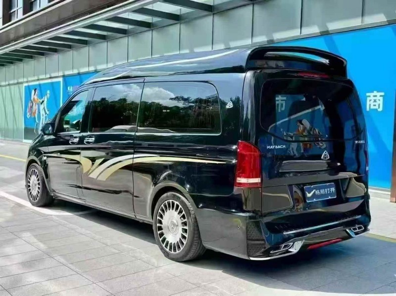 广州18年奔驰威霆7