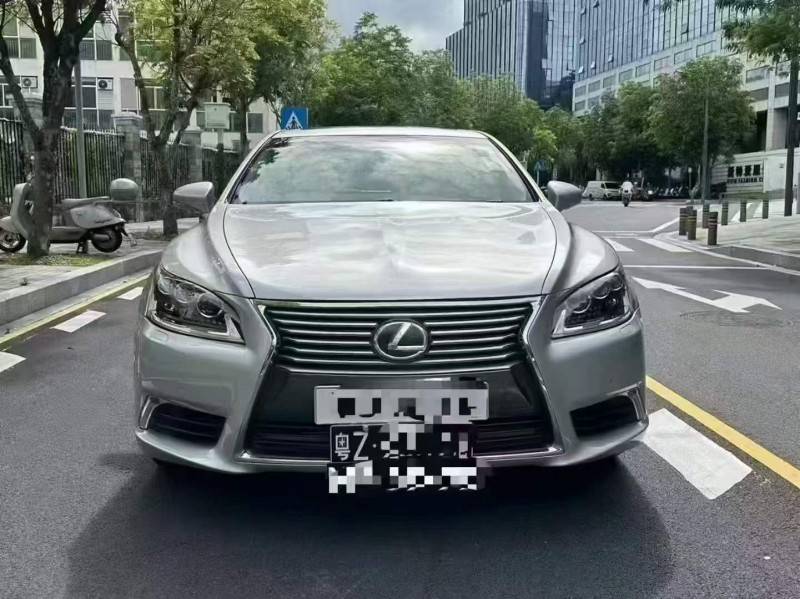 广州16年雷克萨斯LS1