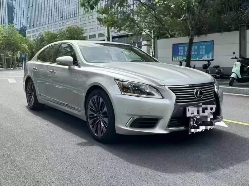 广州16年雷克萨斯LS2