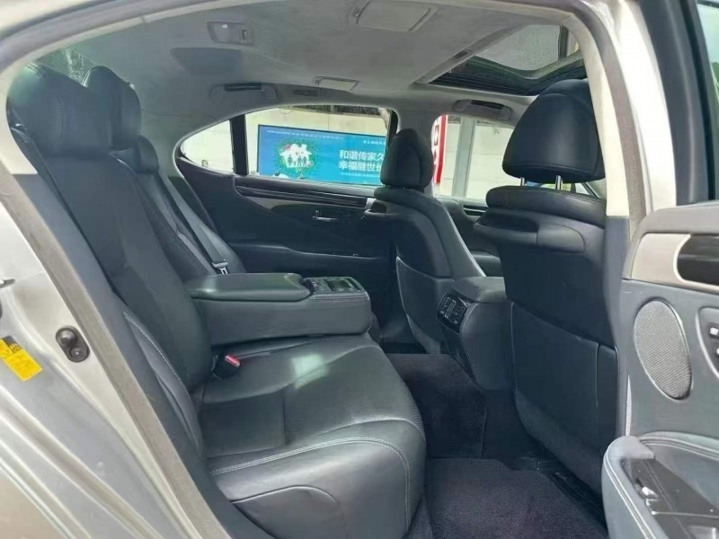 广州16年雷克萨斯LS4