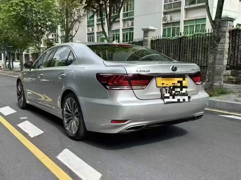 广州16年雷克萨斯LS7