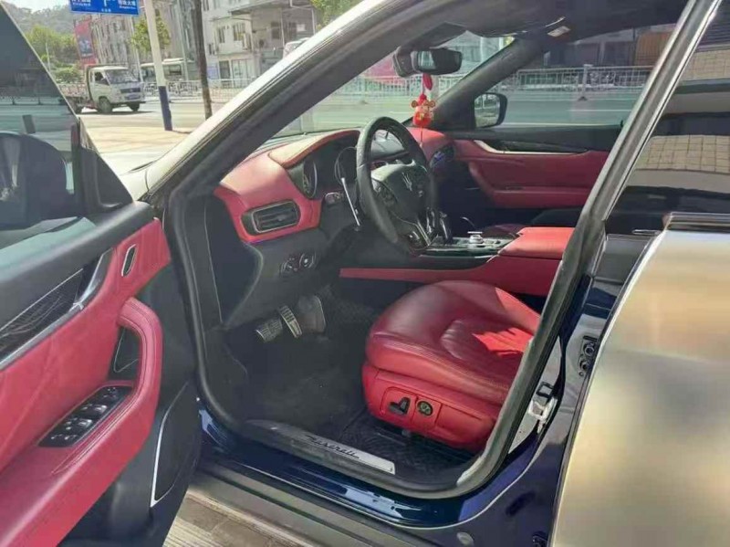 广州19年玛莎拉蒂Levante6