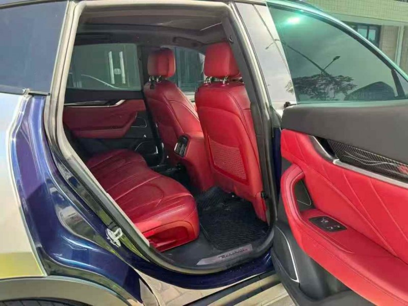 广州19年玛莎拉蒂Levante8