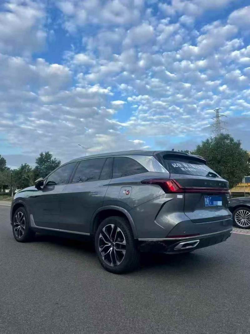 广州23年荣威RX95