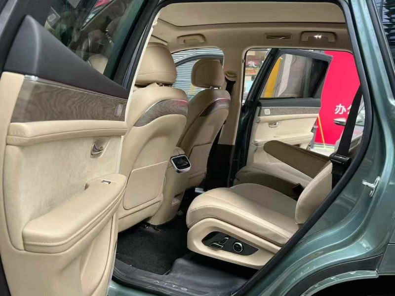 广州22年华为智选问界4