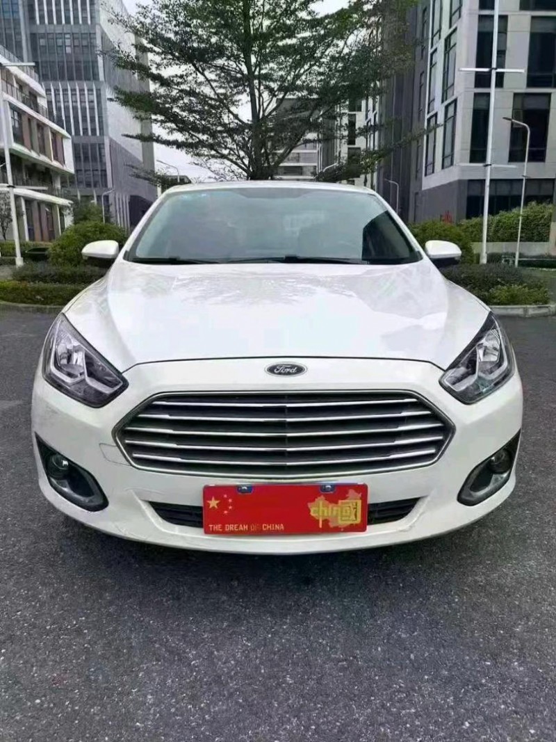 广州17年福特福睿斯1