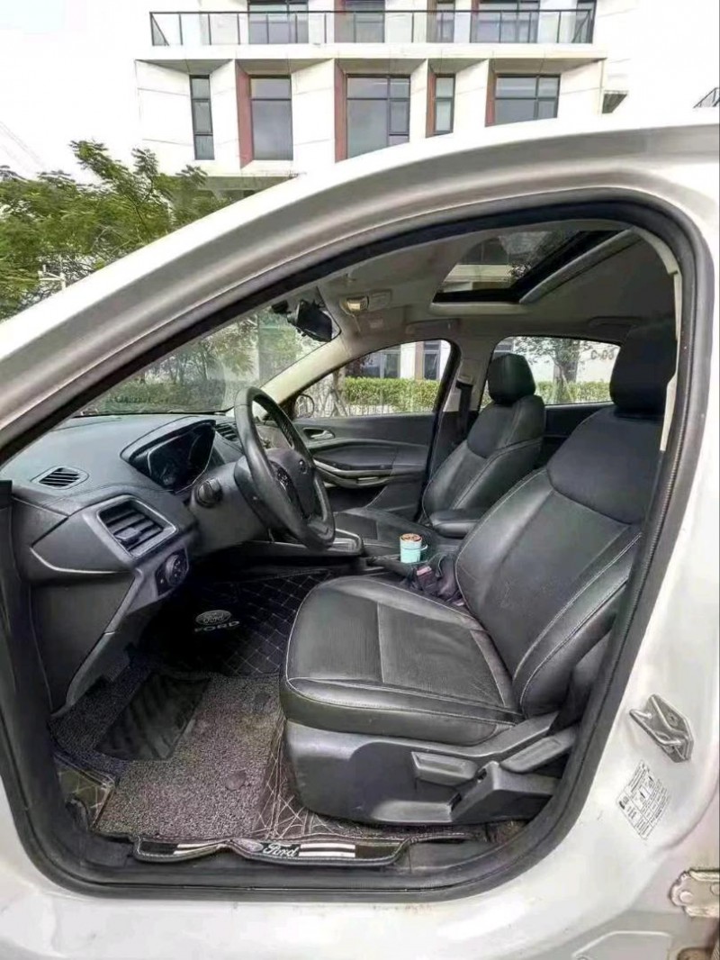 广州17年福特福睿斯5