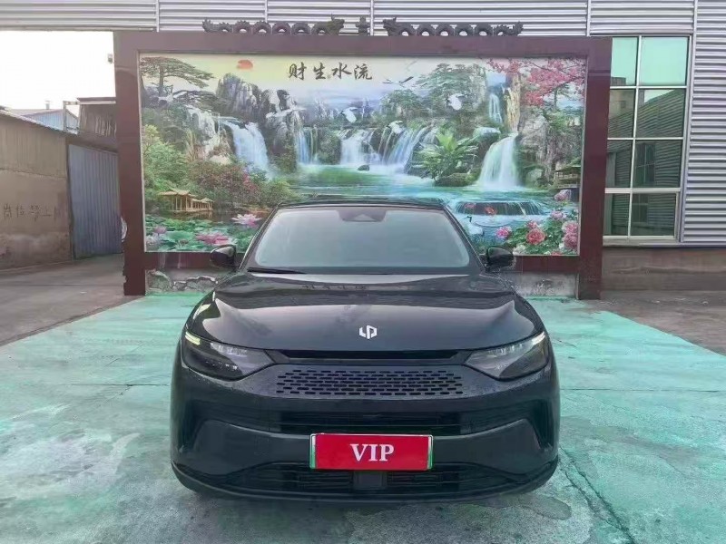 临沂23年零跑汽车C111