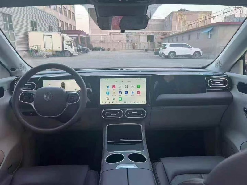 临沂23年零跑汽车C114